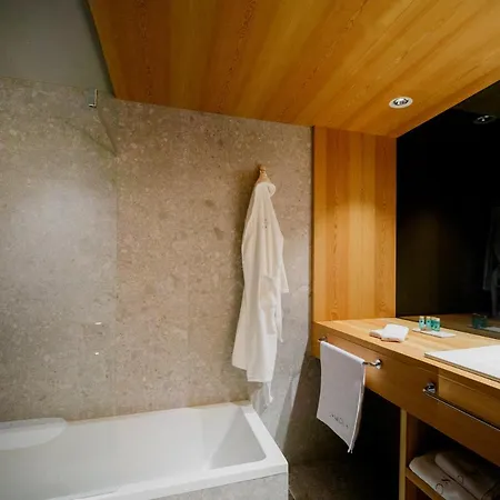 Boutique Osmolis 4* Brsečine