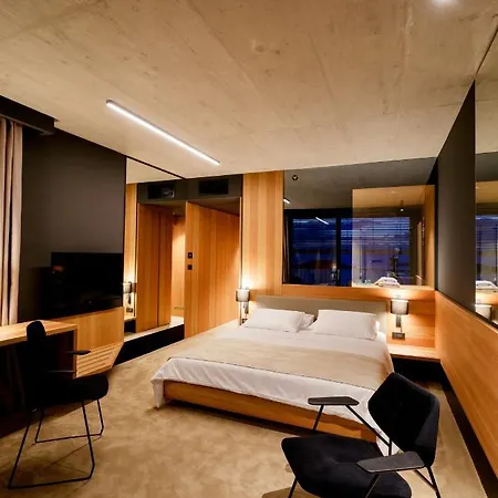 Boutique Osmolis 4* Brsečine