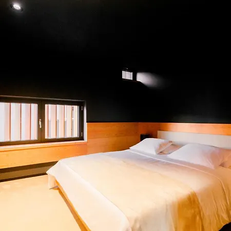 Boutique Osmolis 4* Brsečine