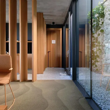 Boutique Osmolis Hotel 4*