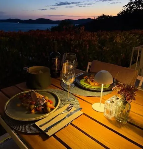 Hotel Osmolis Brsečine